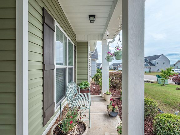 3rd image of 150 Almond Dr