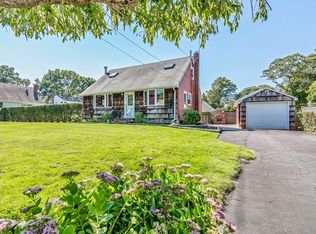 128 W 3rd St, Ronkonkoma, NY 11779