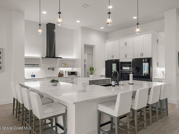 5th image of 2550 Pimlico Ln