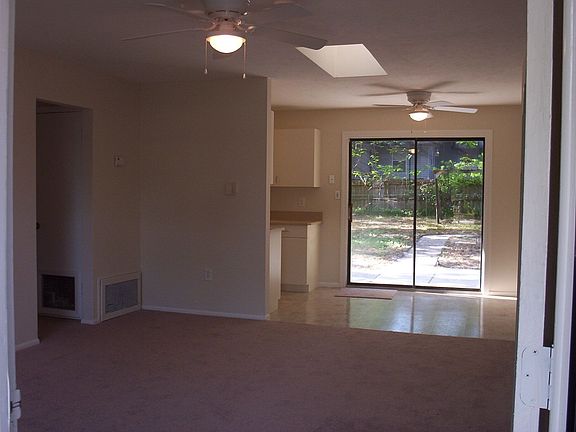 Living Rm to Dining Rm