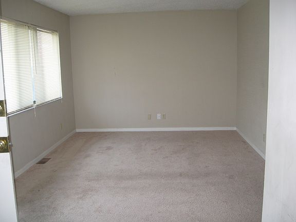 2nd image of 2909 Seneca St APT B