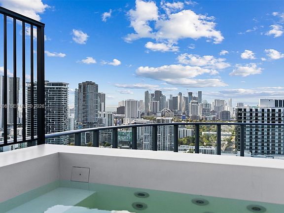 5th image of 121 NE 34th St #3204