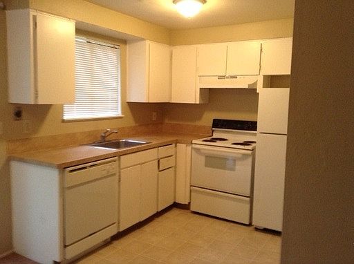 2nd image of 25 NE 127th Ave