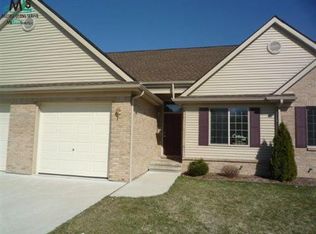 215 Jonathon Dr, Almont, MI