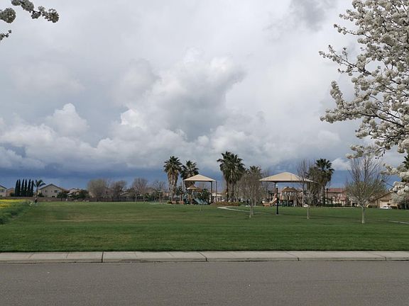 2nd image of 5654 Tres Piezas Dr