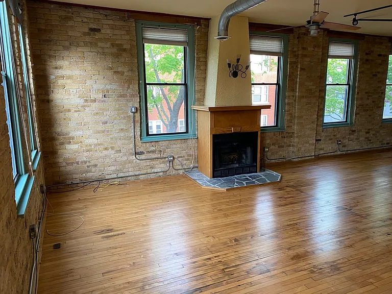 1846 W Henderson St #1846 — Photo 19