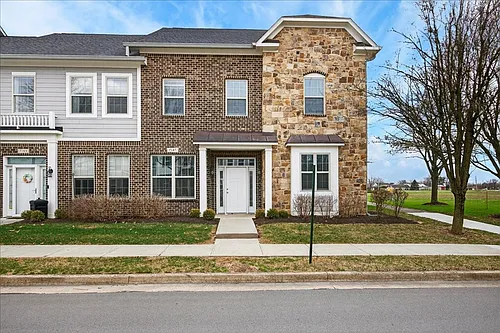 7147 Governors Row Photo 1