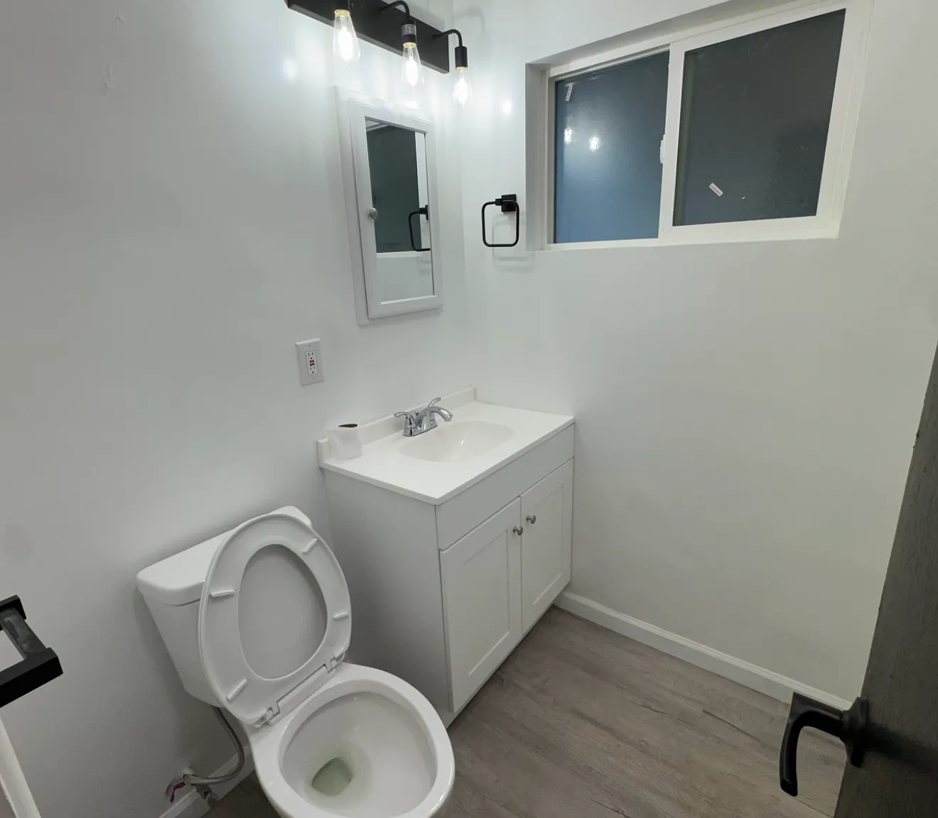 4 bed, 1085 sqft, $4,800 — Photo 4