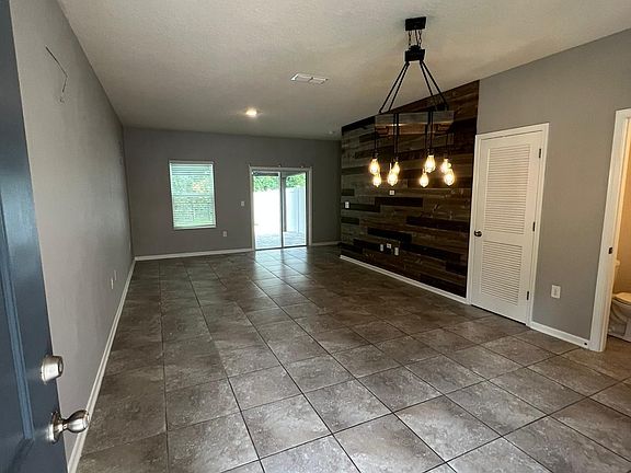 5th image of 589 Servia Dr
