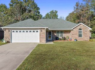 3205 N 3rd St, Ocean Springs, MS 39564