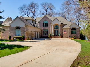 W278N2961 Rocky Point Rd, Pewaukee, WI 53072