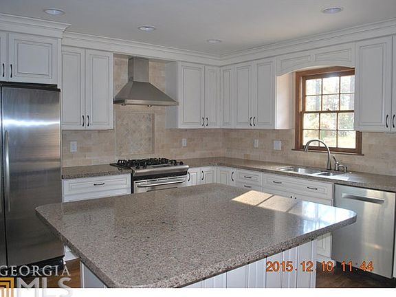 4th image of 3200 Lakeridge Dr SE