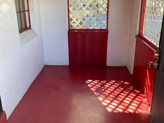 Enclosed secure front porch