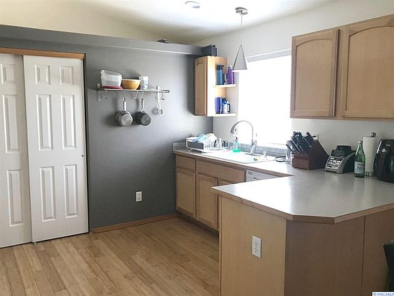 3rd image of 8616 Queensbury Dr