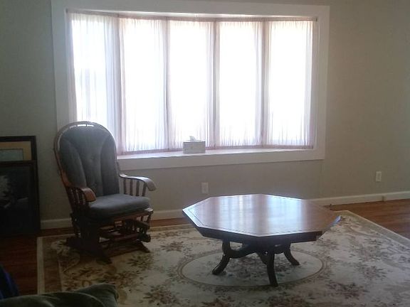 3rd image of 715 W McFarland St