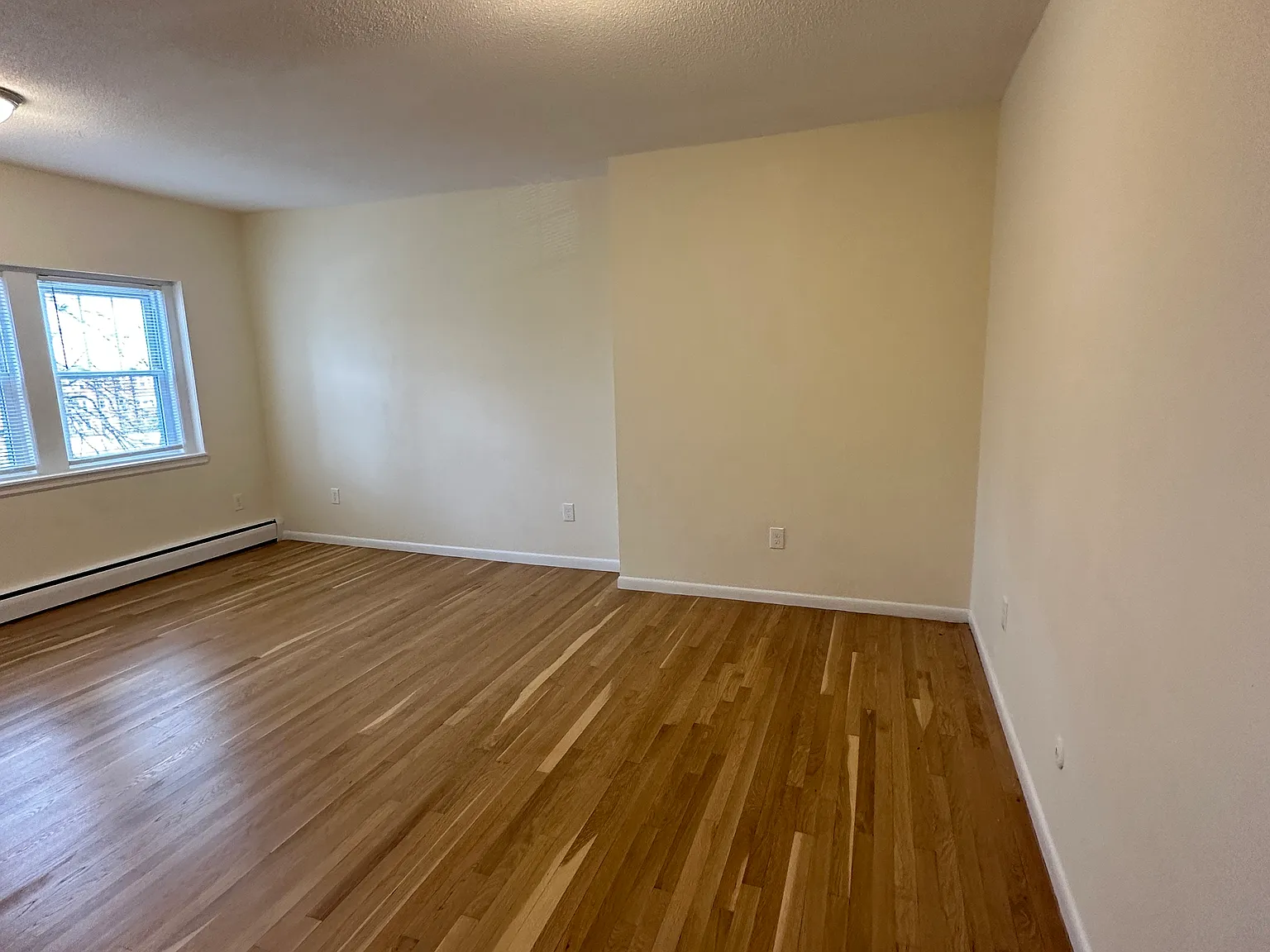 1 bed, 9999 sqft, $2,300 — Photo 3