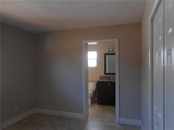 5th image of 410 W Floriland Ave