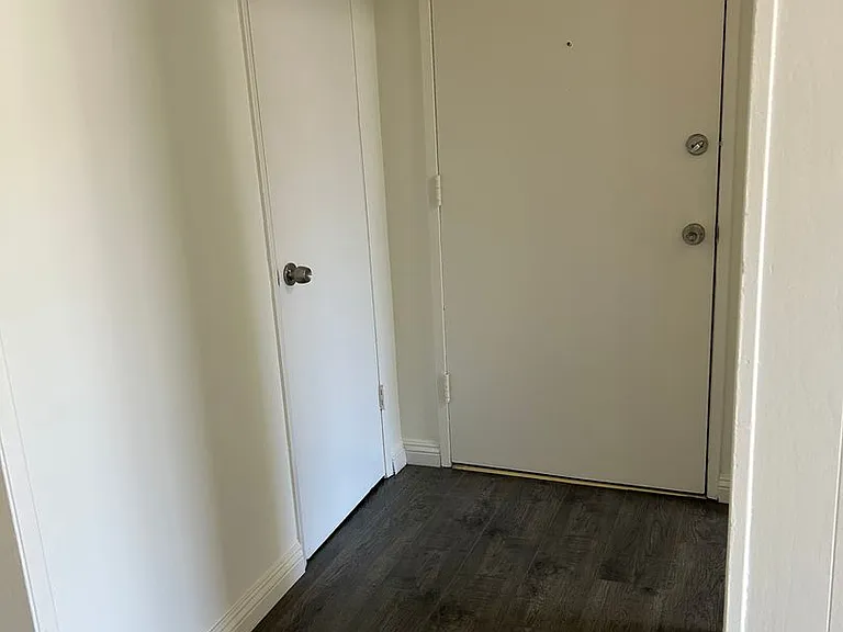 1333 S Bundy Dr — Photo 11