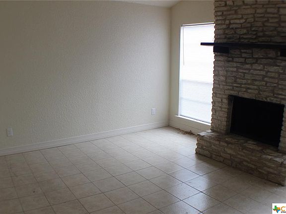 4th image of 1132 Royal Crest Dr