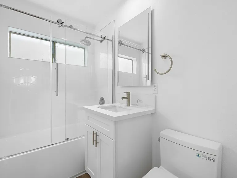 12726 Matteson Ave — Photo 10