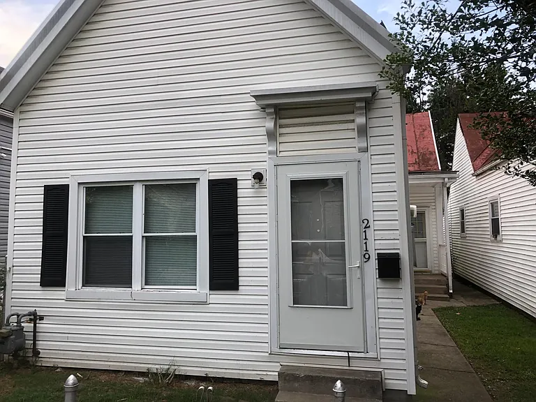 2119 Wilson Ave — Photo 3