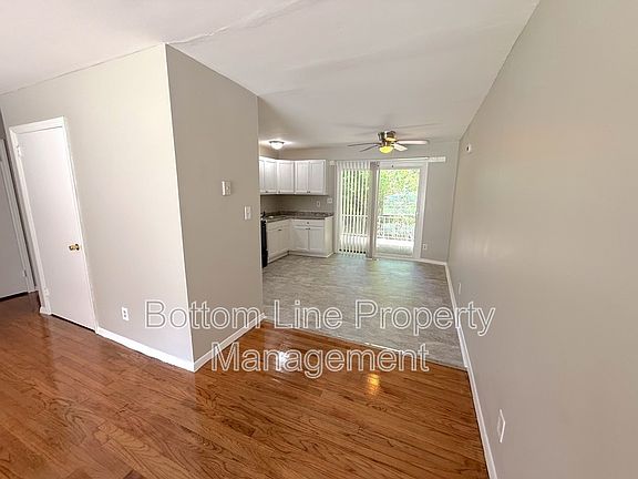 3rd image of 561 Blendwood Dr