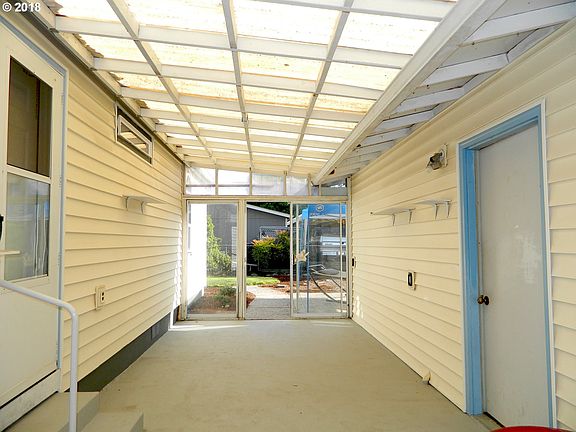3rd image of 3344 Nekia St