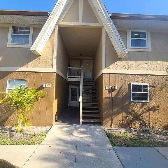 254 Ulster Ln — Photo 2
