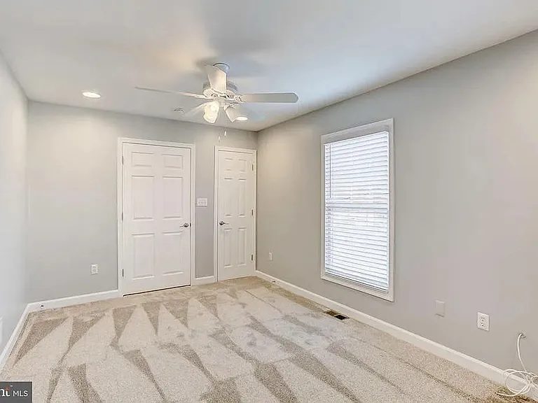 2604 Hudson St — Photo 6