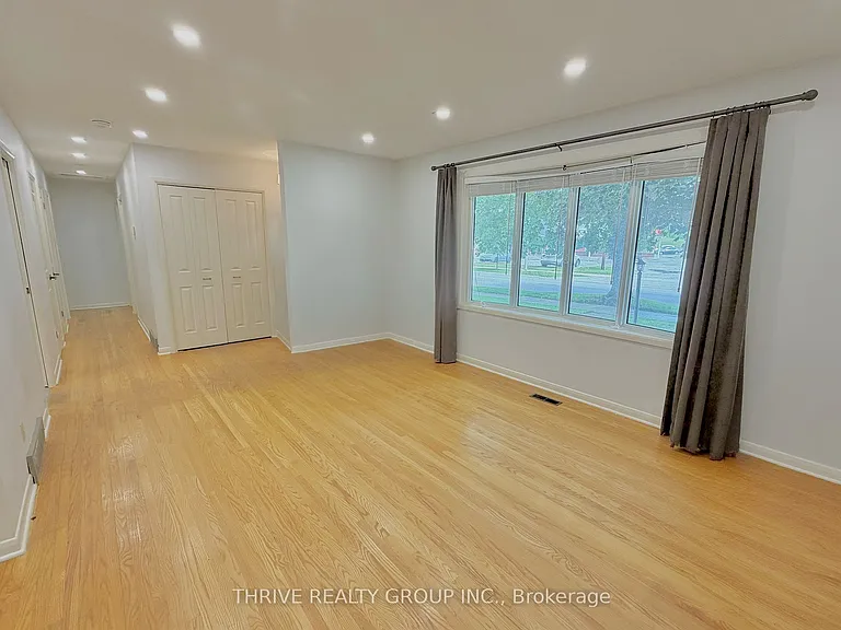 1449 Glenora Dr #UPPER — Photo 6