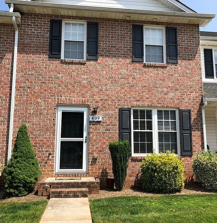 1st image of 609 Capstone Dr