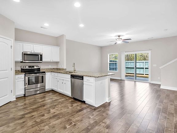 5th image of 509 Ferguson Ln