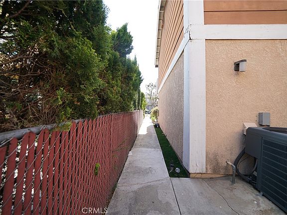 3rd image of 1735 Orizaba Ave