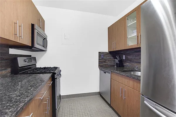 Rented by R New York | media 8
