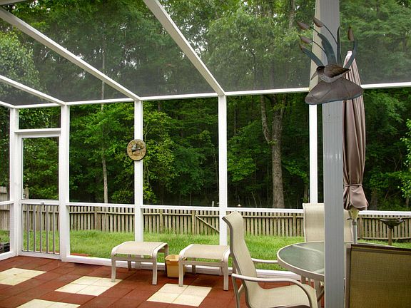 5th image of 216 Mayfield Dr