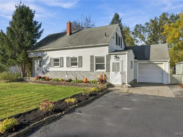 4248 Shimerville Rd, Clarence, NY 14031