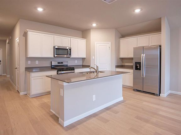 3rd image of 1722 San Jacinto Dr