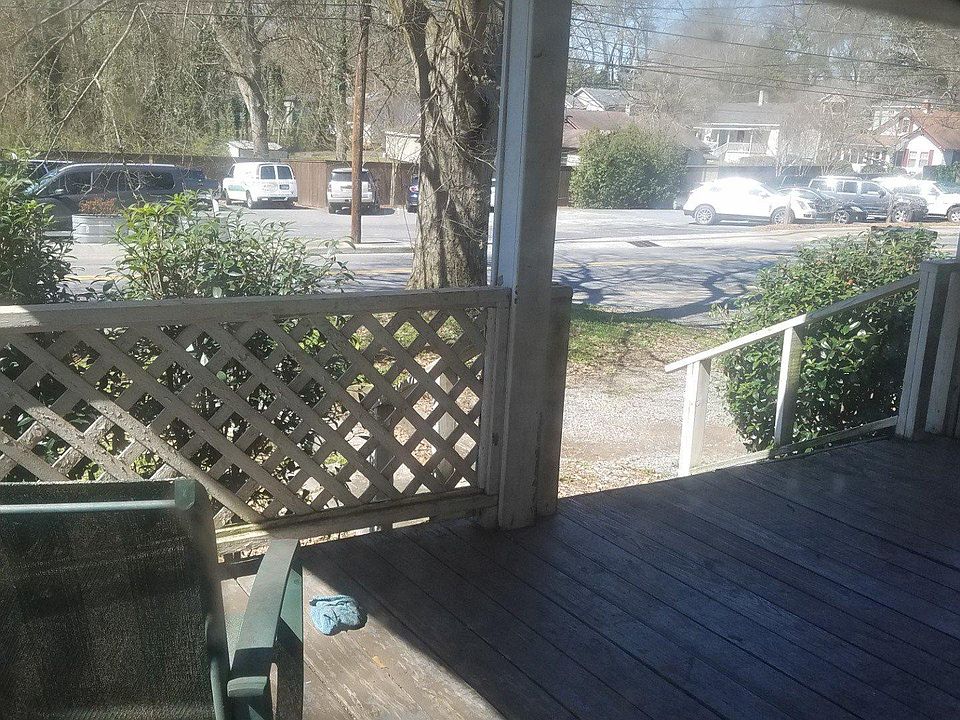 2nd image of 226 Fite St #B