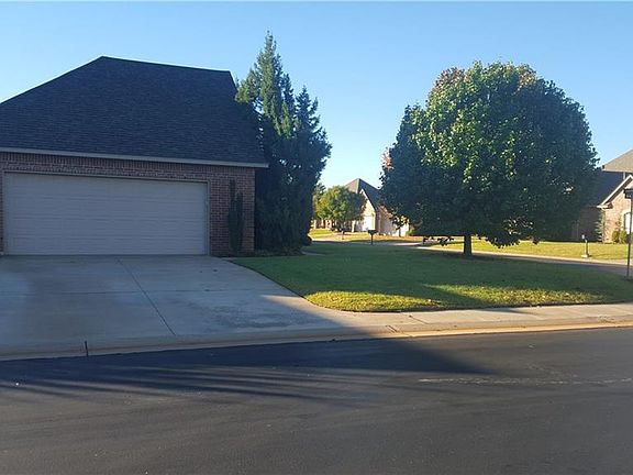 2nd image of 12318 NW Laurie Ln