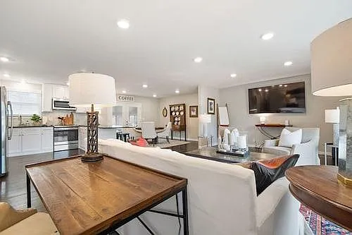 223 Derby Ln — Photo 13