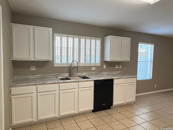 4th image of 125 MICHELLE LN