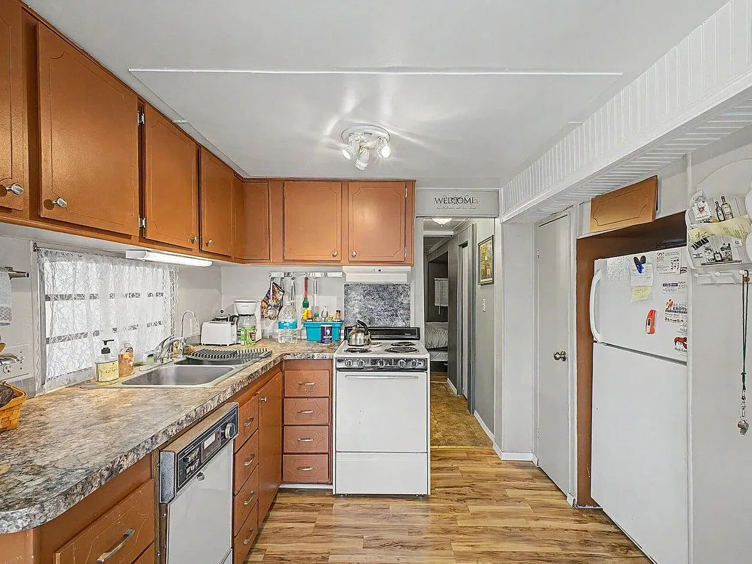2 bed, 450 sqft, $795 — Photo 1