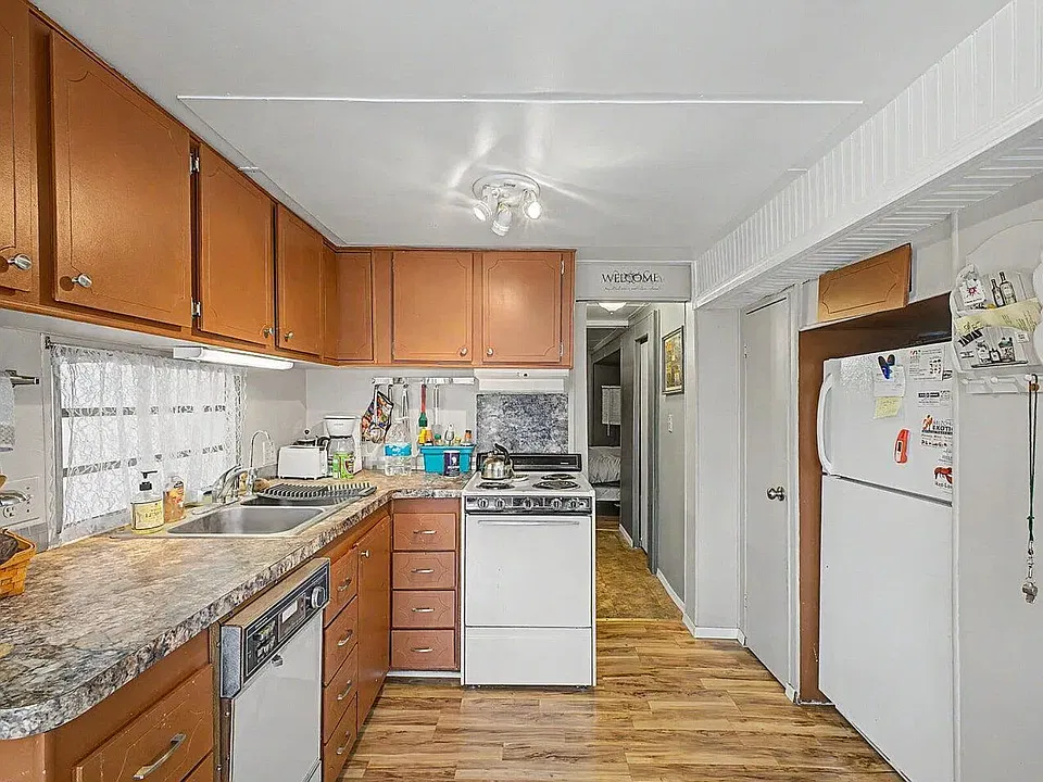 118 E Barrel Cactus Ln