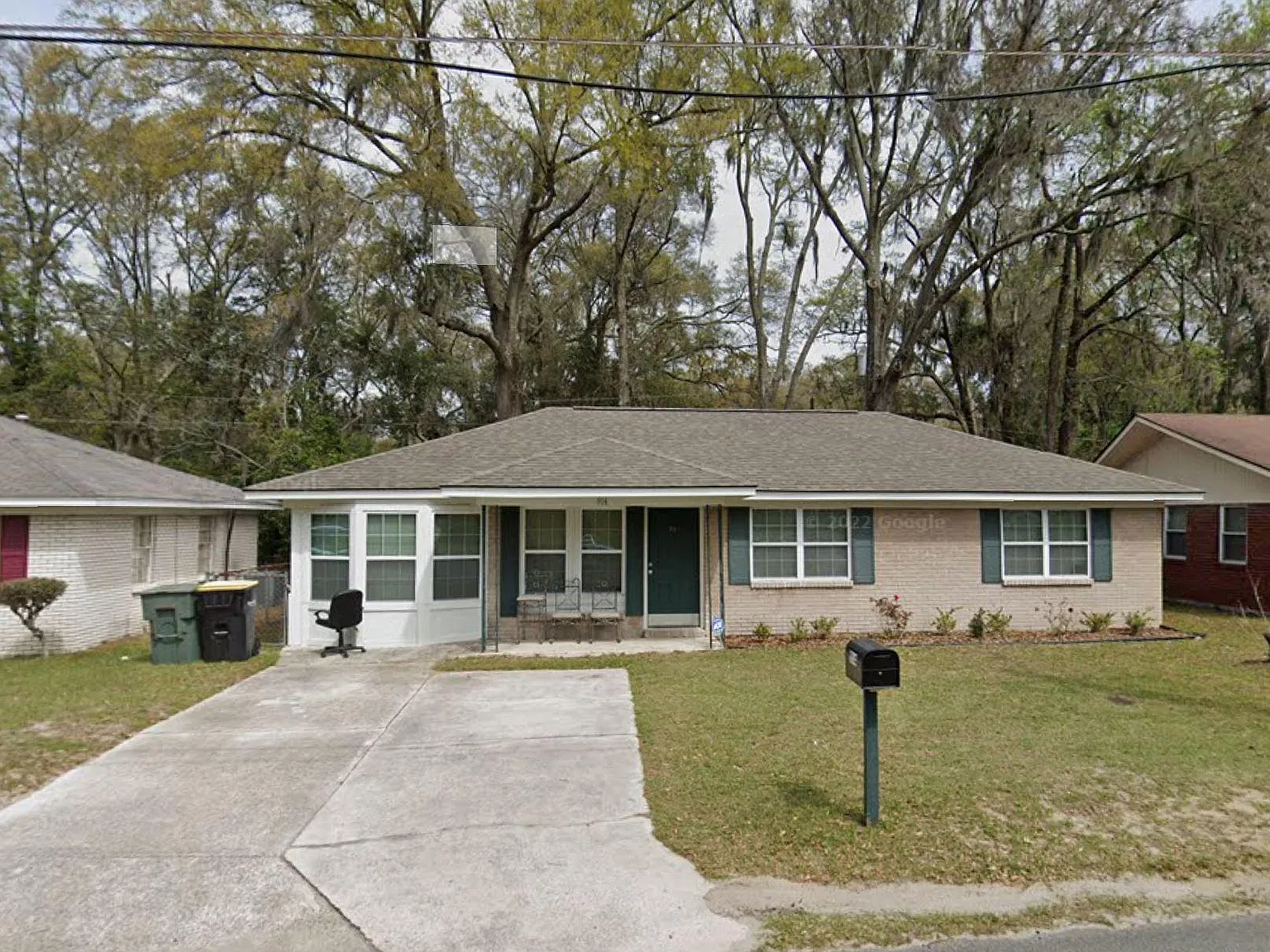 914 Staley Ave — Photo 1