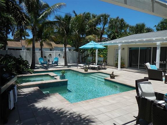 3rd image of 814 Lantana Ave