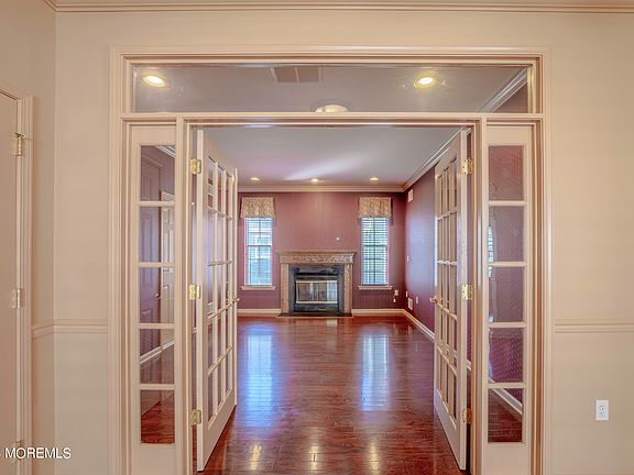 5th image of 425 Monticello Lane