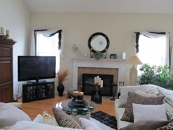 5th image of 6072 Haybury Dr