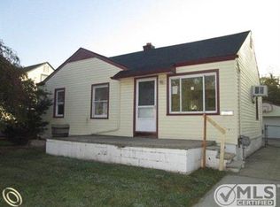 28320 Essex St, Roseville, MI 48066