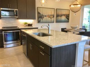 1101 Hillcrest Dr, Hollywood, FL 33021