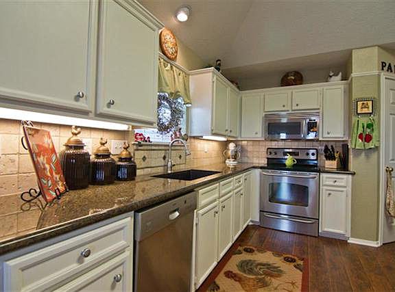 3rd image of 3615 Lake Arthur Dr